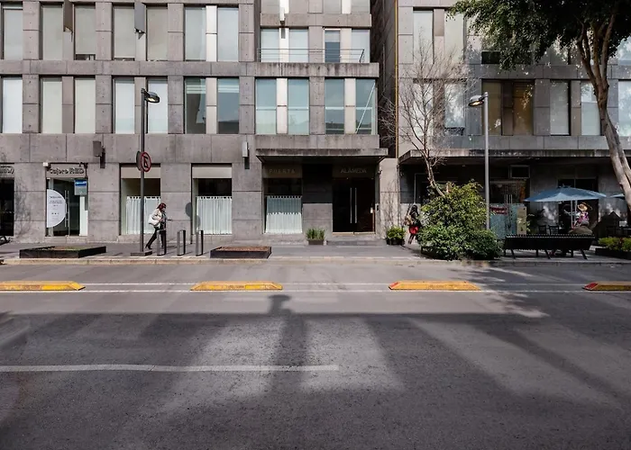 Alameda Central, Puerta Alameda